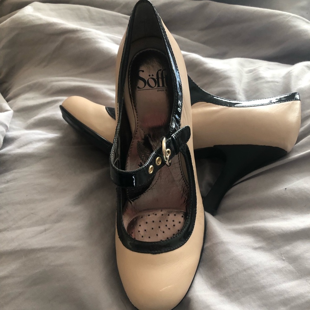 Mary Jane style Heels.  Nude/Black 9M nwot